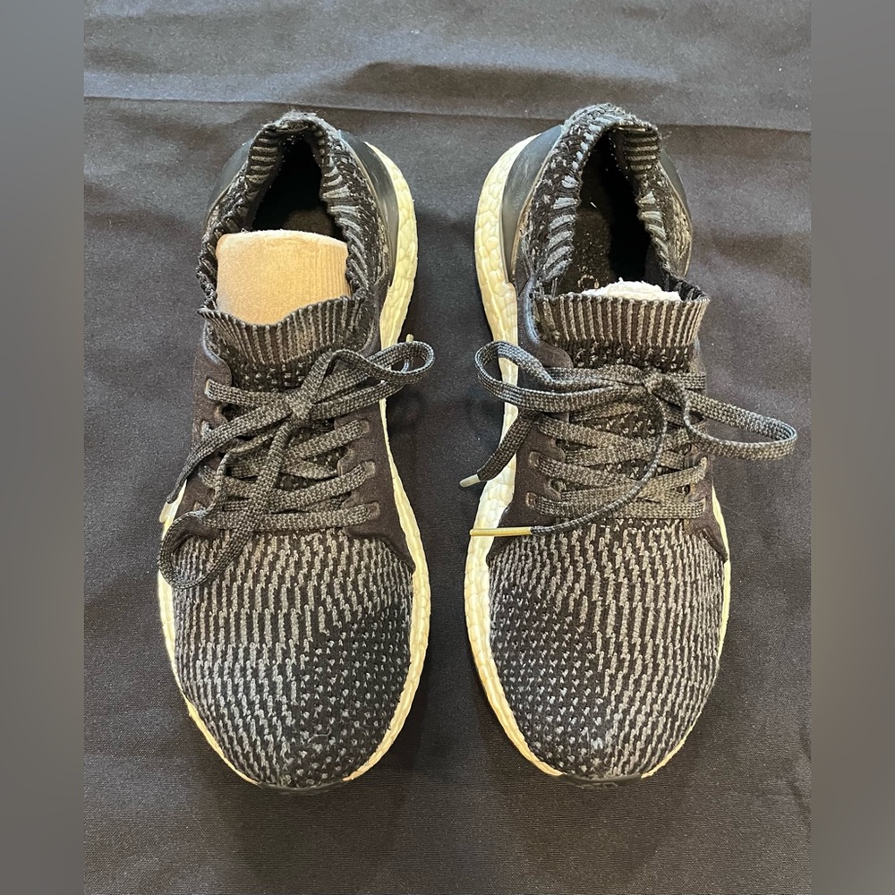 adidas Ultra Boost X
Black Dark Grey Heather-Onix (Women's)